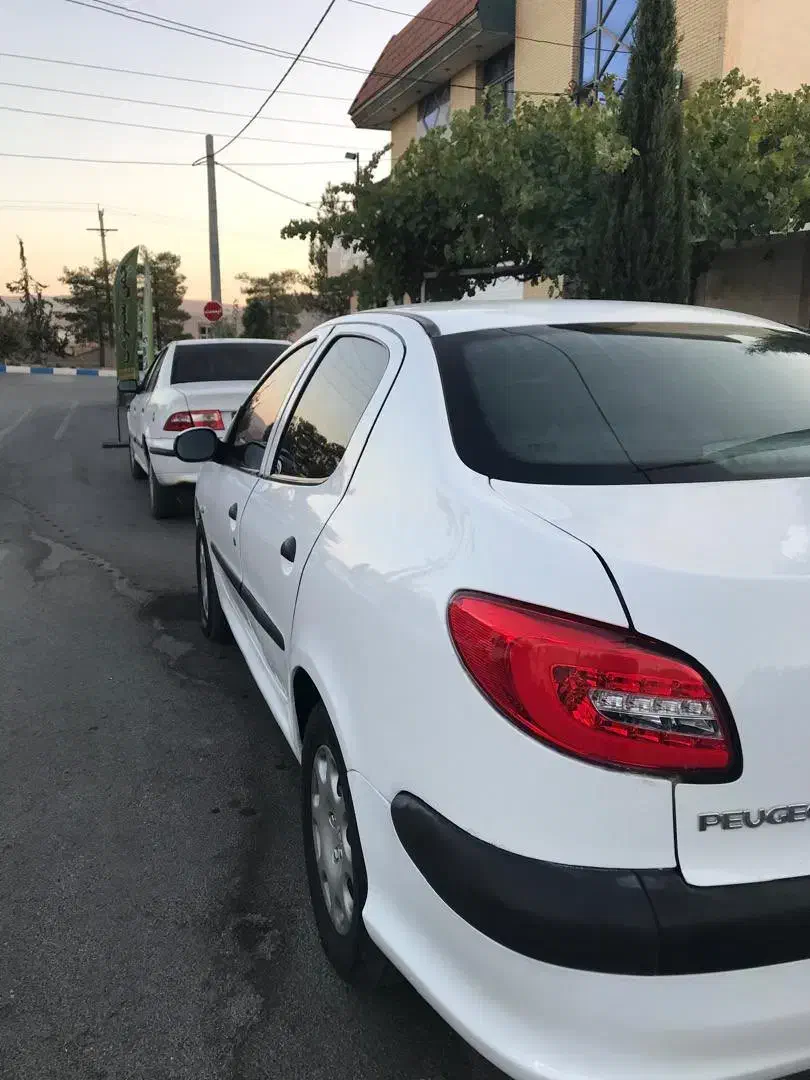 پژو ۲۰۶ صندوق دار v8 - 1390
