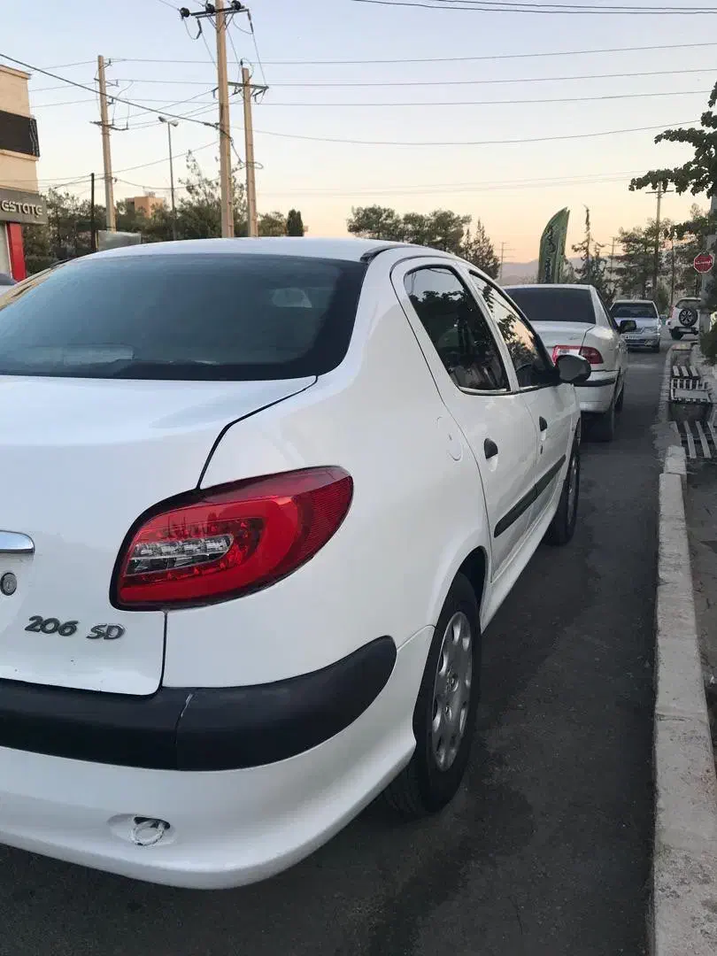 پژو ۲۰۶ صندوق دار v8 - 1390