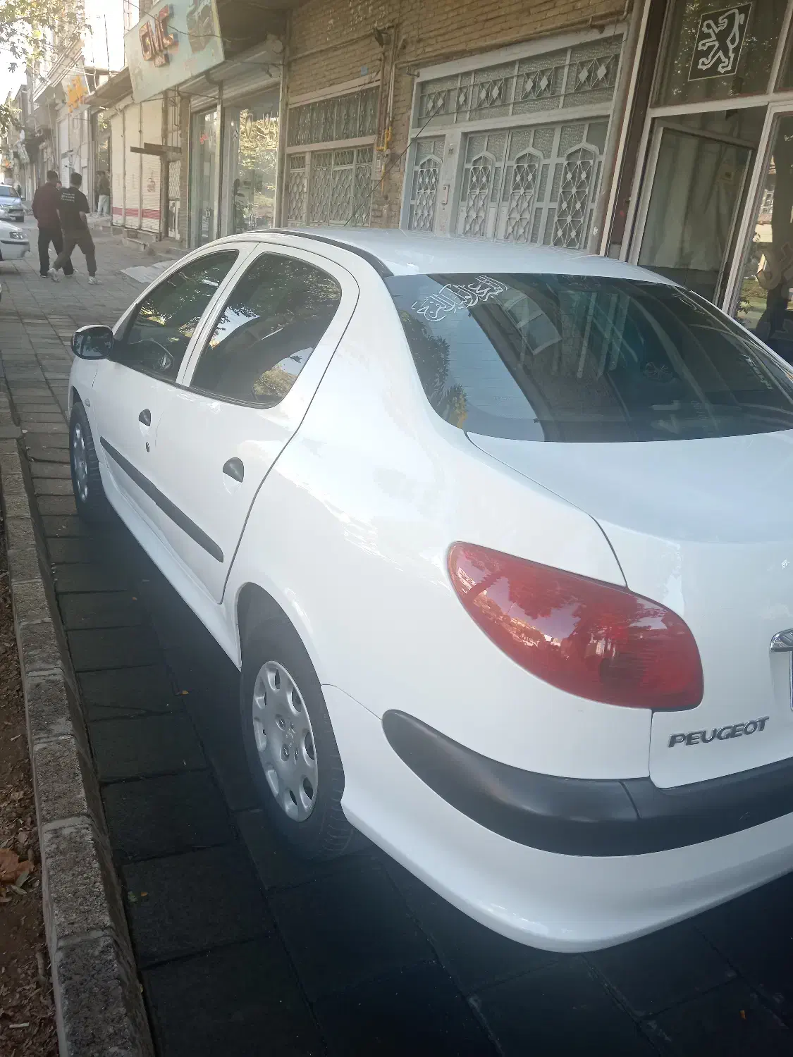 پژو ۲۰۶ صندوق دار v8 - 1393