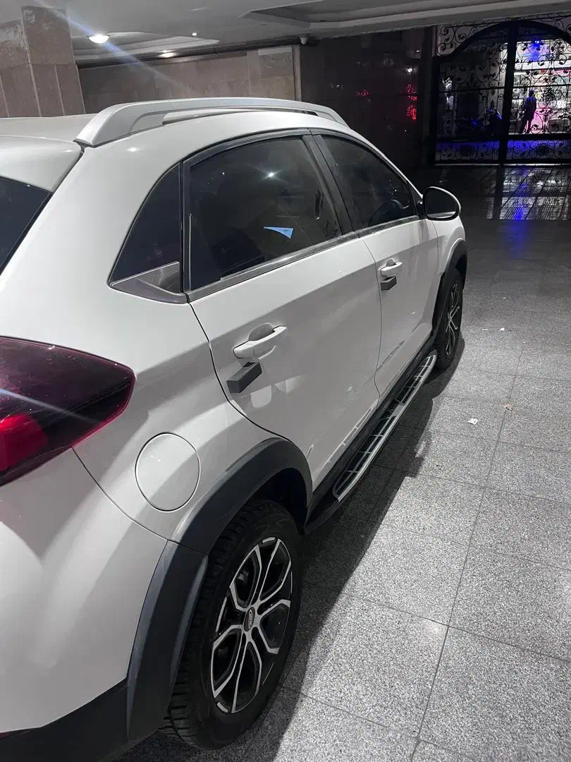 ام وی ام X22 پرو دنده‌ای - 1402