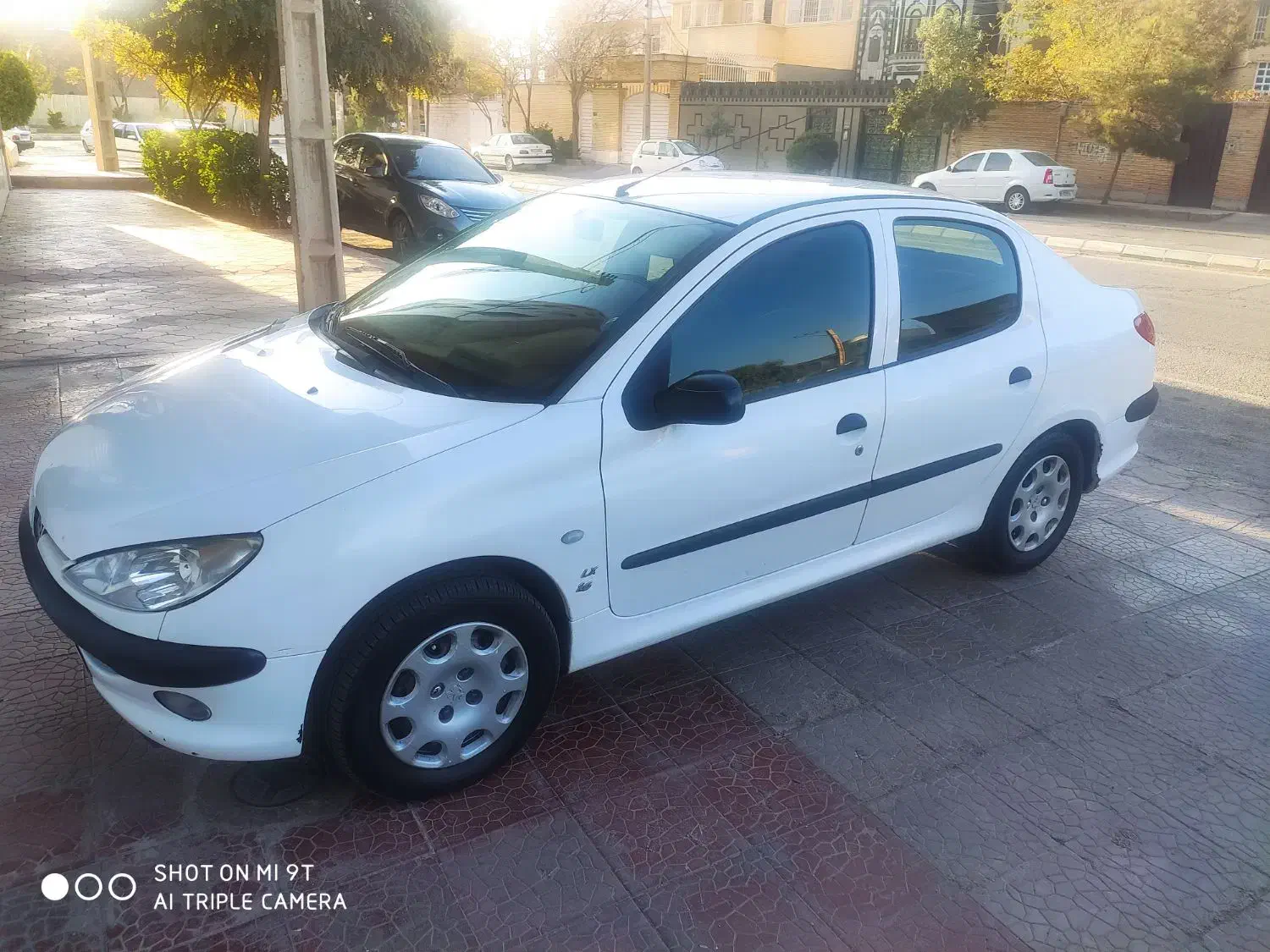 پژو ۲۰۶ صندوق دار v8 - 1394