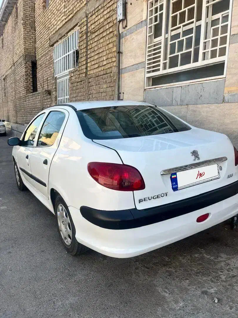 پژو ۲۰۶ صندوق دار v8 - 1394