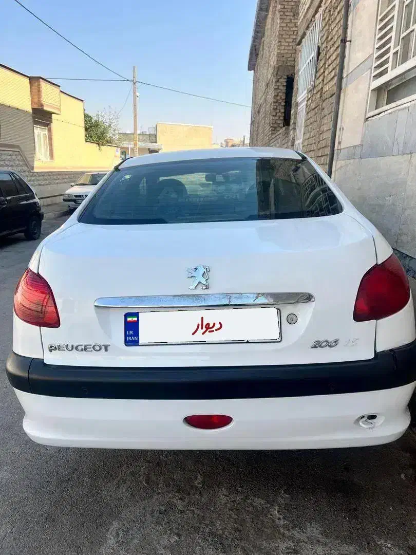 پژو ۲۰۶ صندوق دار v8 - 1394