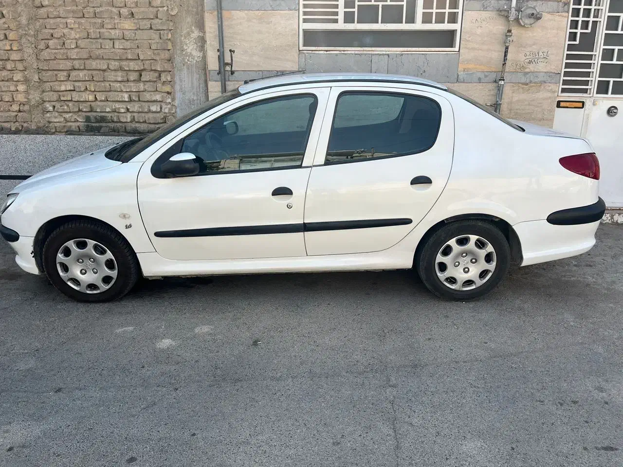 پژو ۲۰۶ صندوق دار v8 - 1394