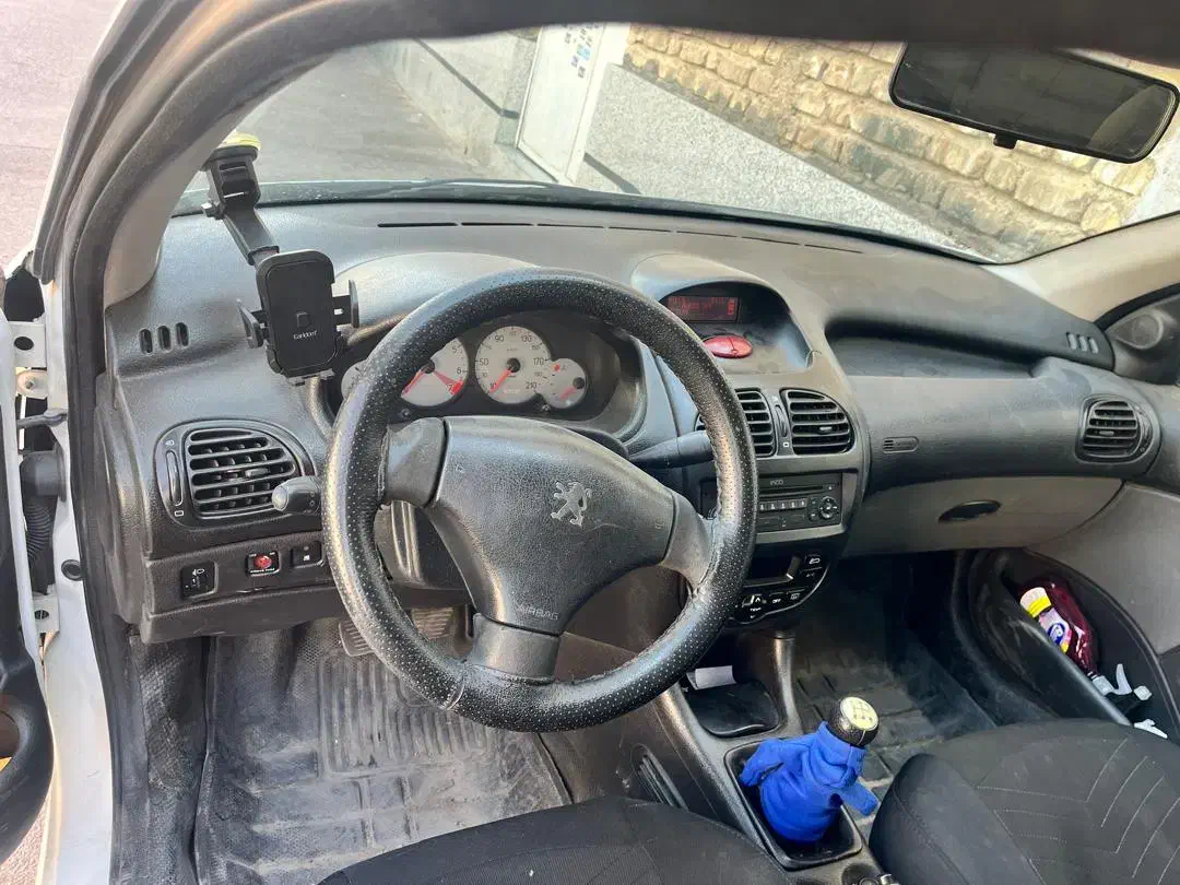 پژو ۲۰۶ صندوق دار v8 - 1394