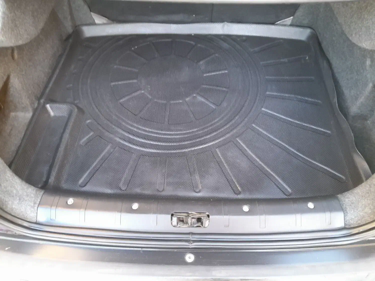 پژو ۲۰۶ صندوق دار v8 - 1394