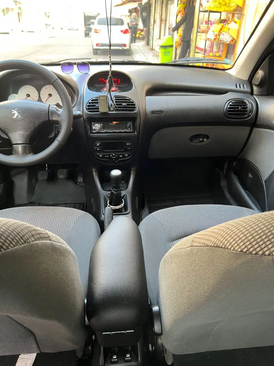 پژو ۲۰۶ صندوق دار v8 - 1395