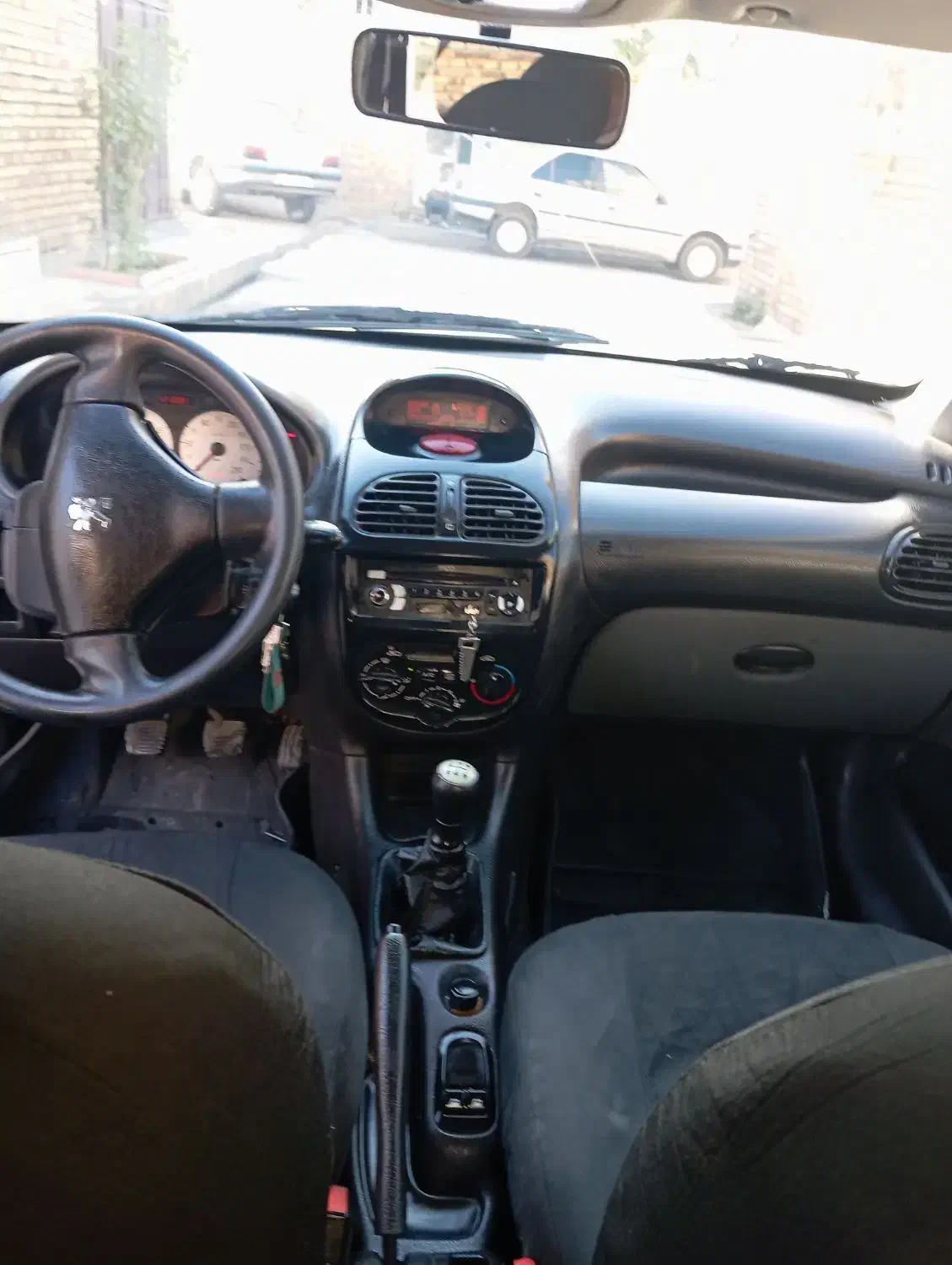 پژو ۲۰۶ صندوق دار v8 - 1394