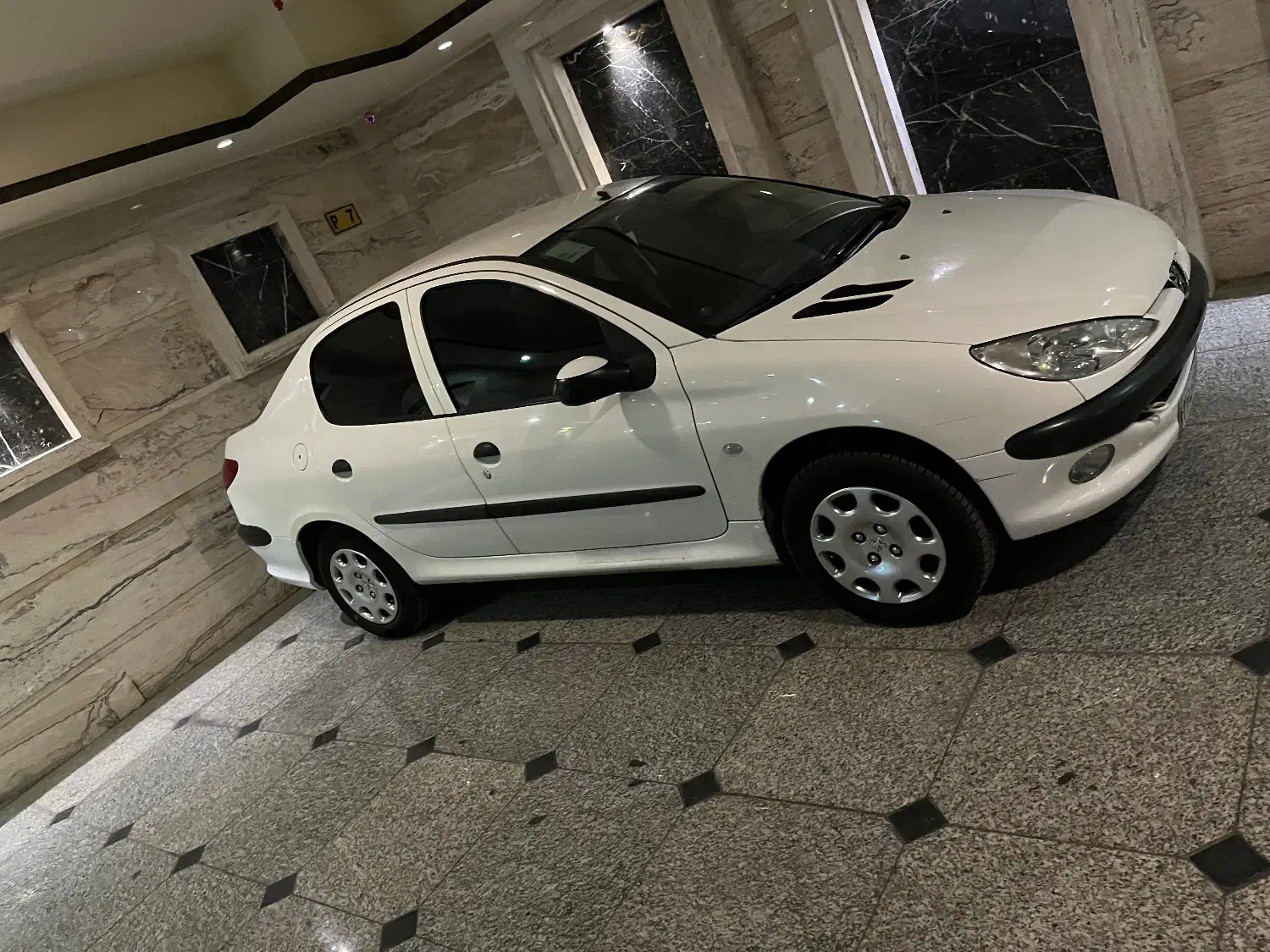 پژو ۲۰۶ صندوق دار v8 - 1399