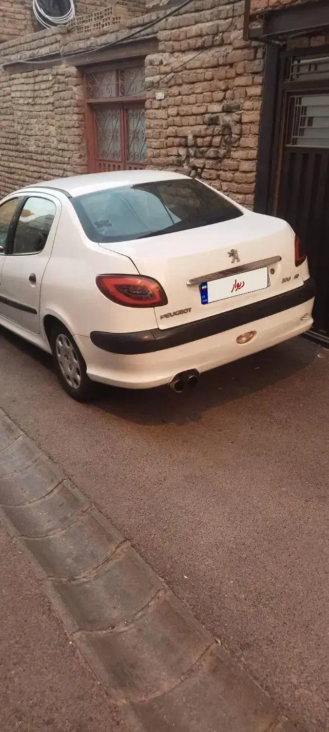 پژو ۲۰۶ صندوق دار v8 - 1390