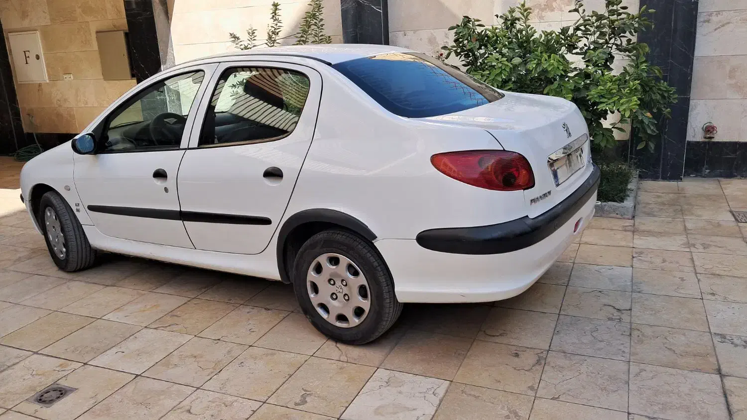 پژو ۲۰۶ صندوق دار v8 - 1396