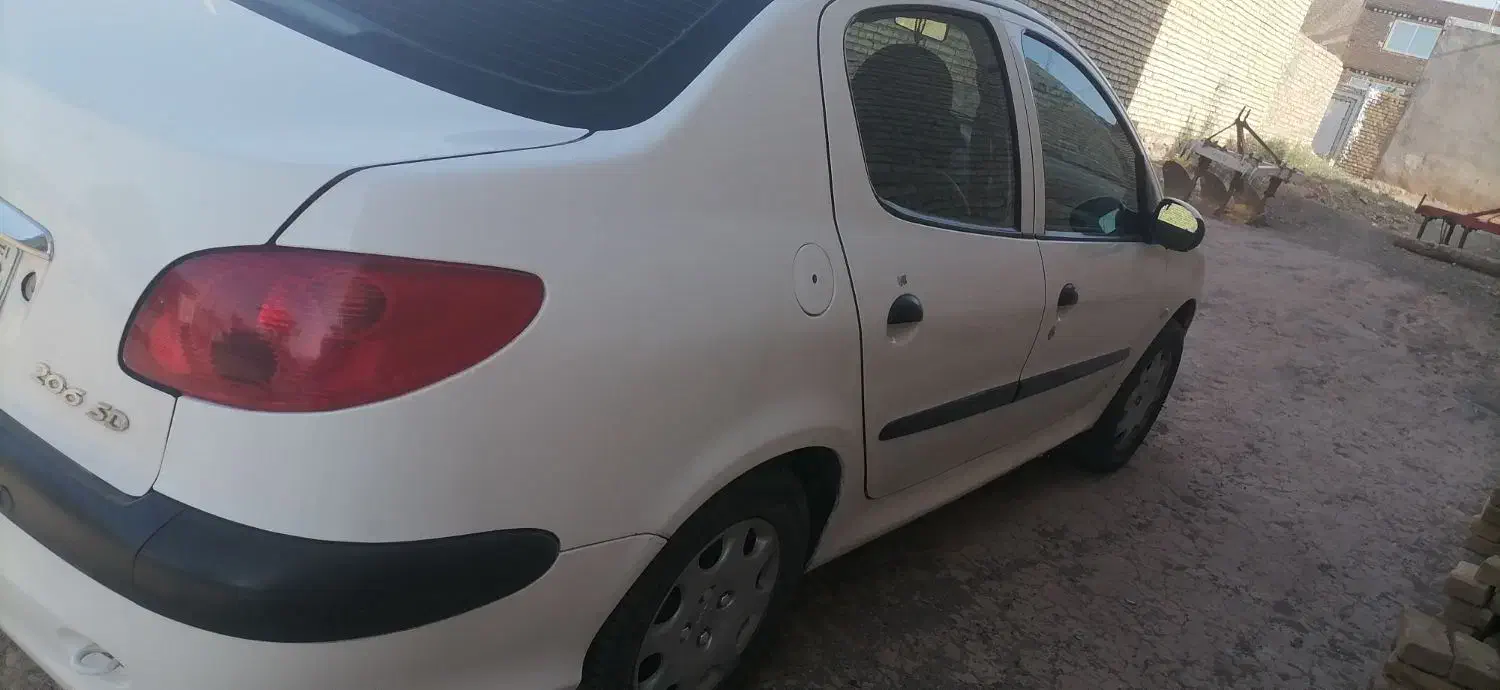 پژو ۲۰۶ صندوق دار v8 - 1394