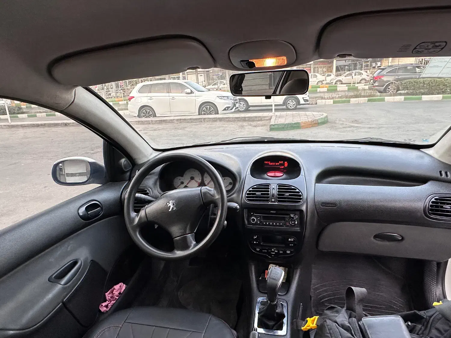 پژو ۲۰۶ صندوق دار v8 - 1396