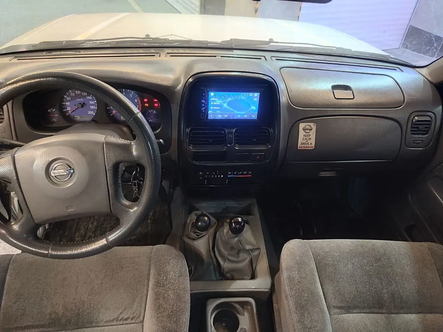 نیسان پیکاپ دو کابین دنده ای - 1384