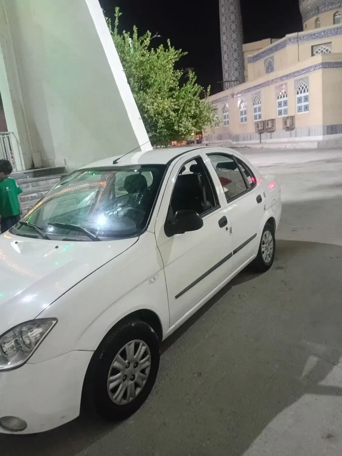 تیبا صندوق دار SX - 1400