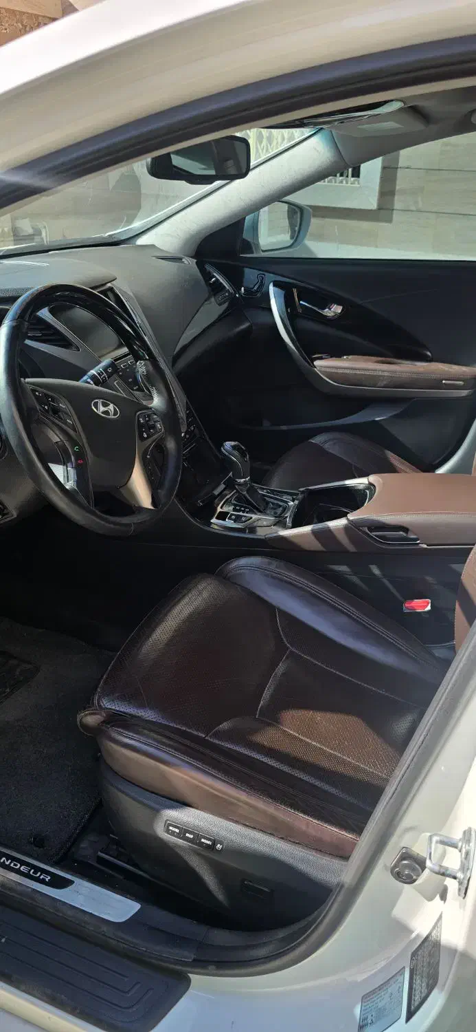 هیوندای آزرا (گرنجور) 3300cc - 2012