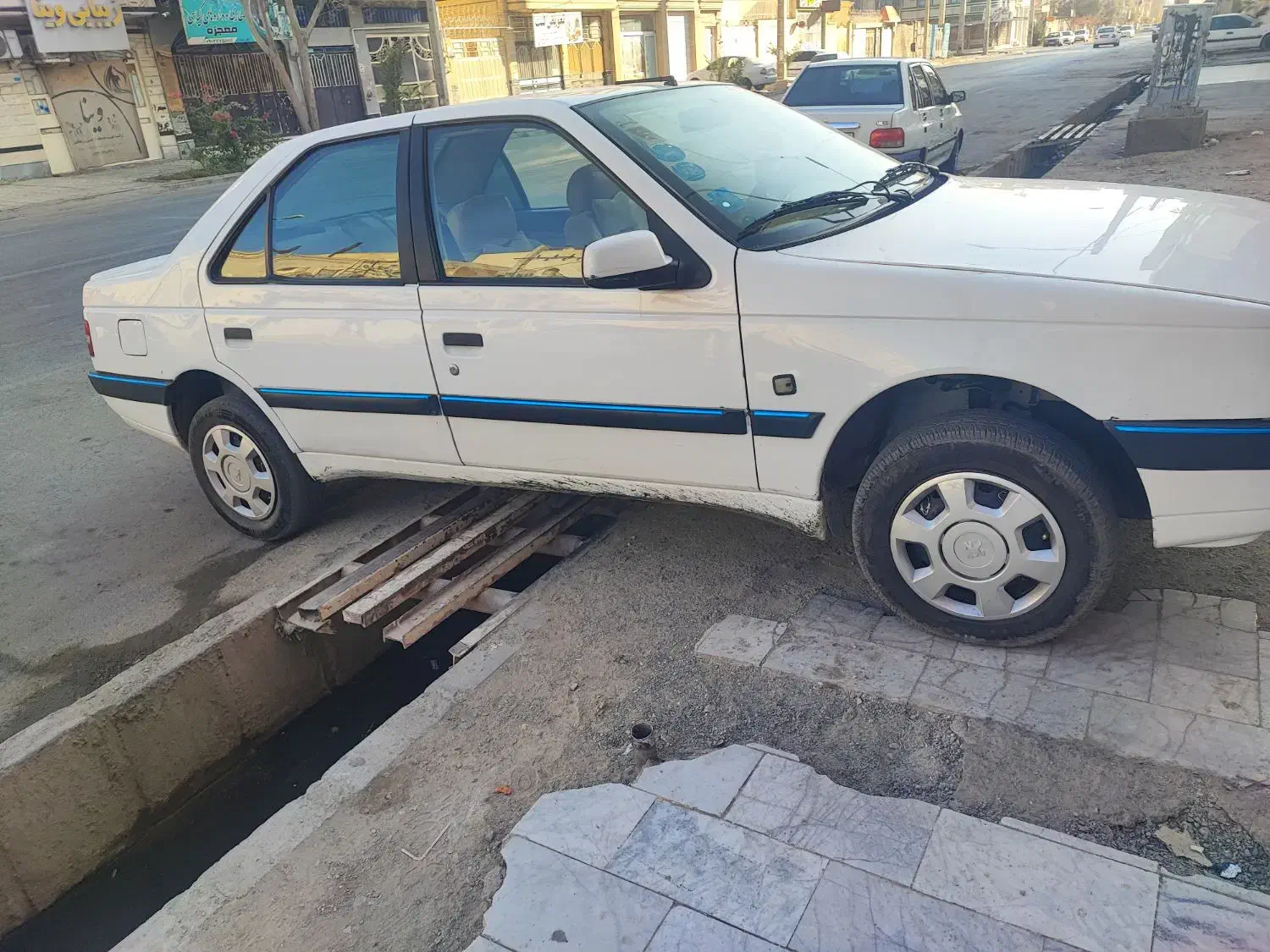 پژو 405 SLX دوگانه سوز XU7 - 1390