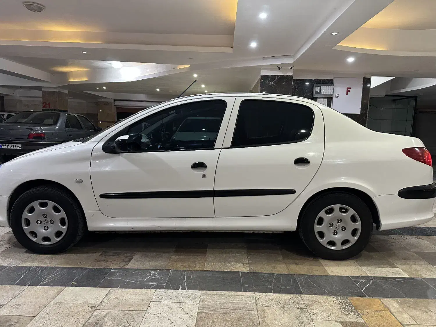 پژو ۲۰۶ صندوق دار v8 - 1390