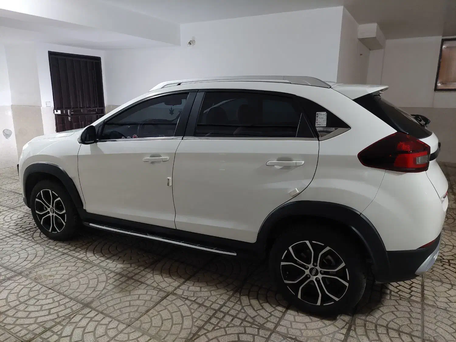 ام وی ام X22 پرو دنده‌ای - 1402