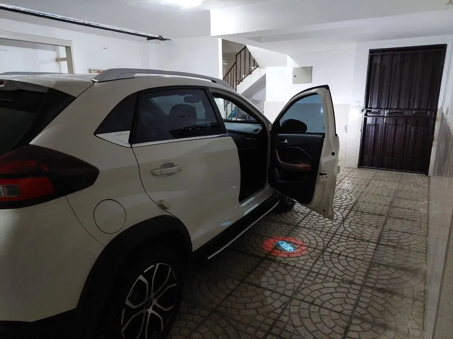 ام وی ام X22 پرو دنده‌ای - 1402