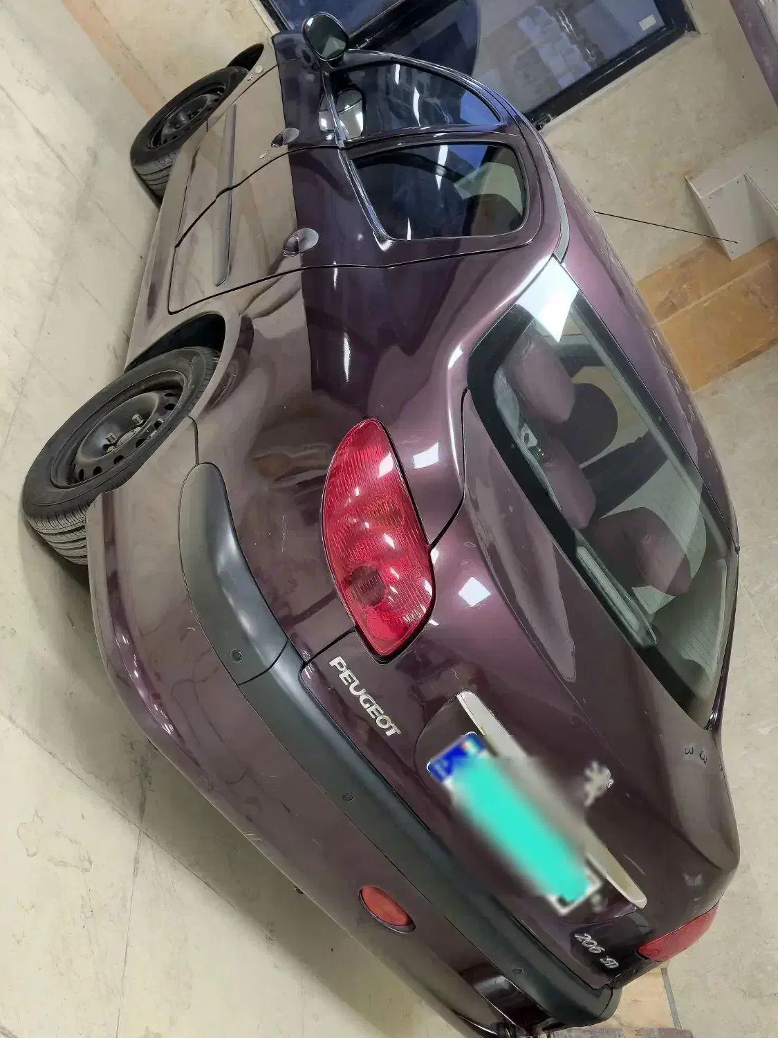 پژو ۲۰۶ صندوق دار v8 - 1391