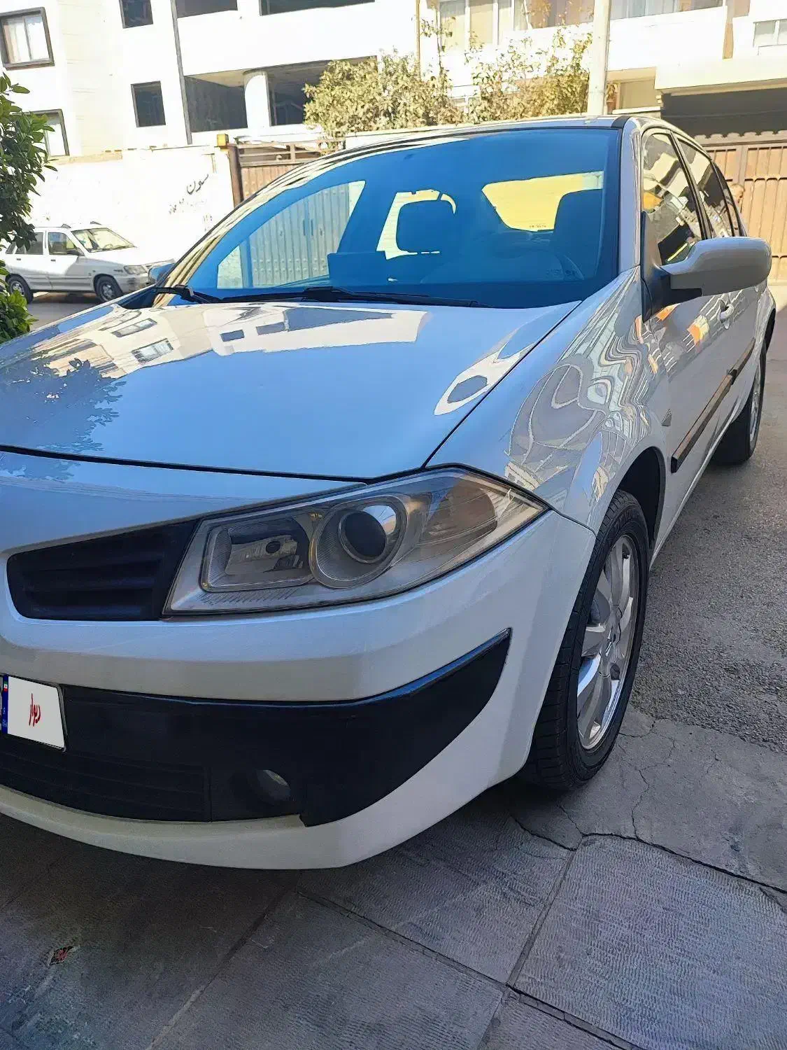 رنو مگان پارس خودرو 1600 E2 - 1390