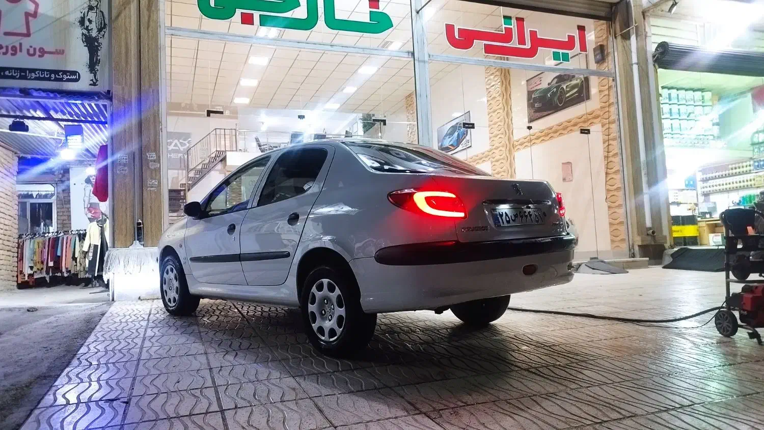 پژو ۲۰۶ صندوق دار v8 - 1396