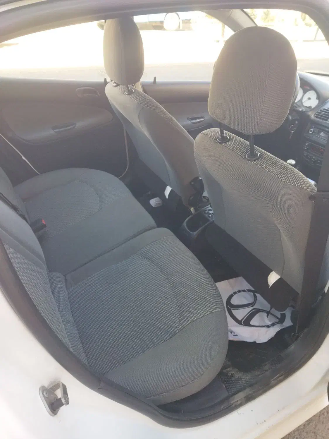 پژو ۲۰۶ صندوق دار v8 - 1396