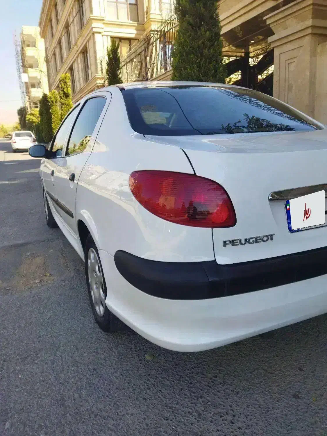 پژو ۲۰۶ صندوق دار v8 - 1396