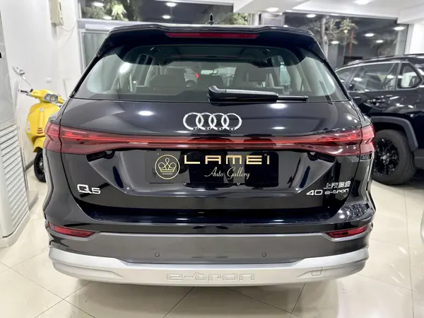 آئودی الکتریکی Q5 ۴۰ - 2024