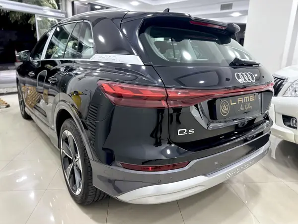 آئودی الکتریکی Q5 ۴۰ - 2024