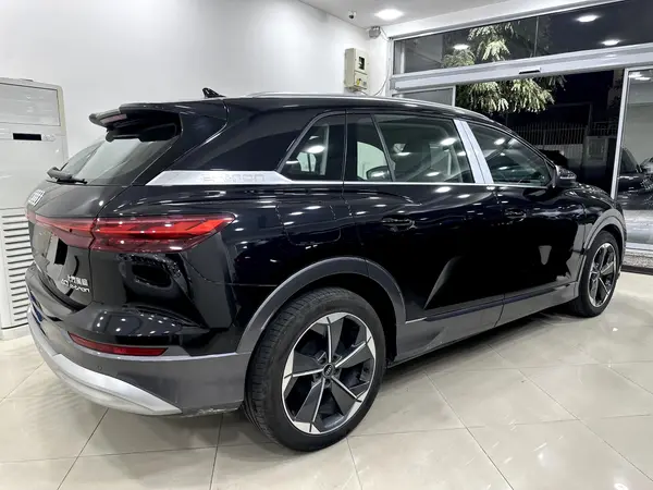 آئودی الکتریکی Q5 ۴۰ - 2024