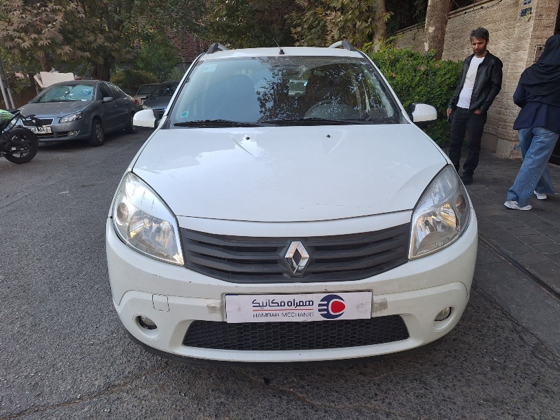 رنو ساندرو اتوماتیک - 1395