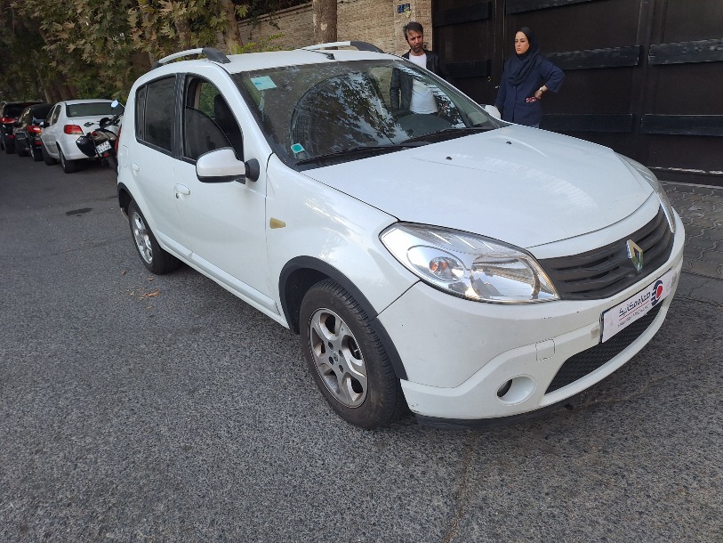 رنو ساندرو اتوماتیک - 1395