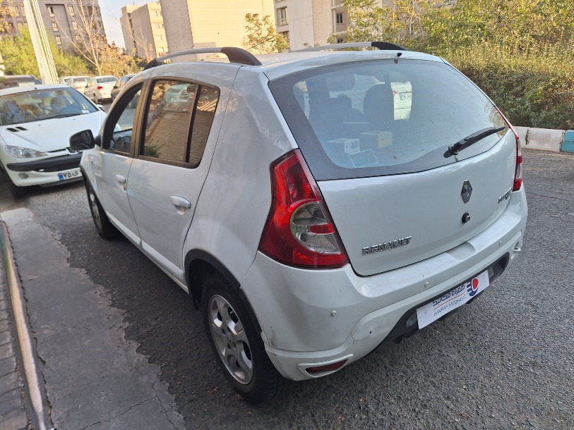 رنو ساندرو اتوماتیک - 1395