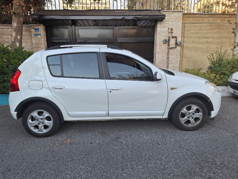 رنو ساندرو اتوماتیک - 1395