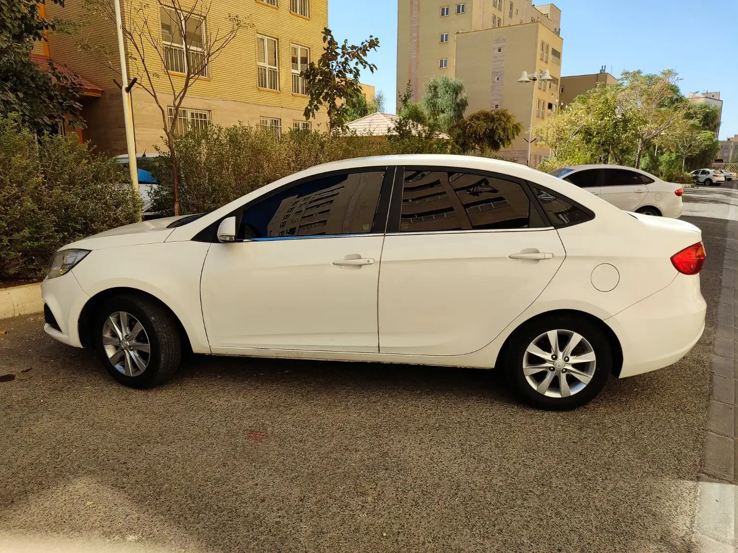 جک J4 اتوماتیک ساده - 1399