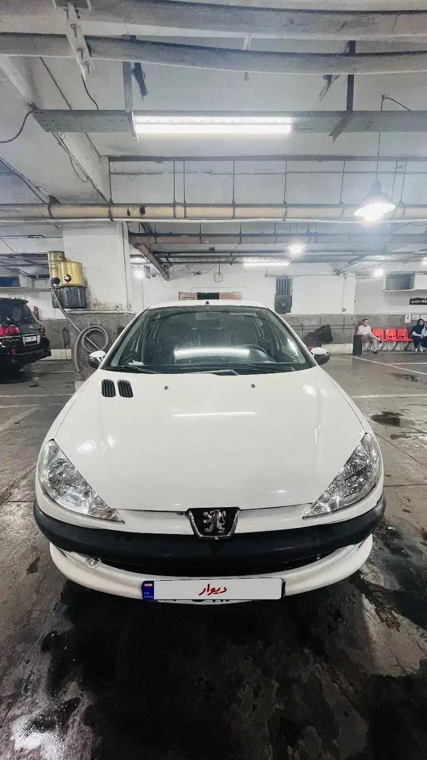 پژو ۲۰۶ صندوق دار v8 - 1393