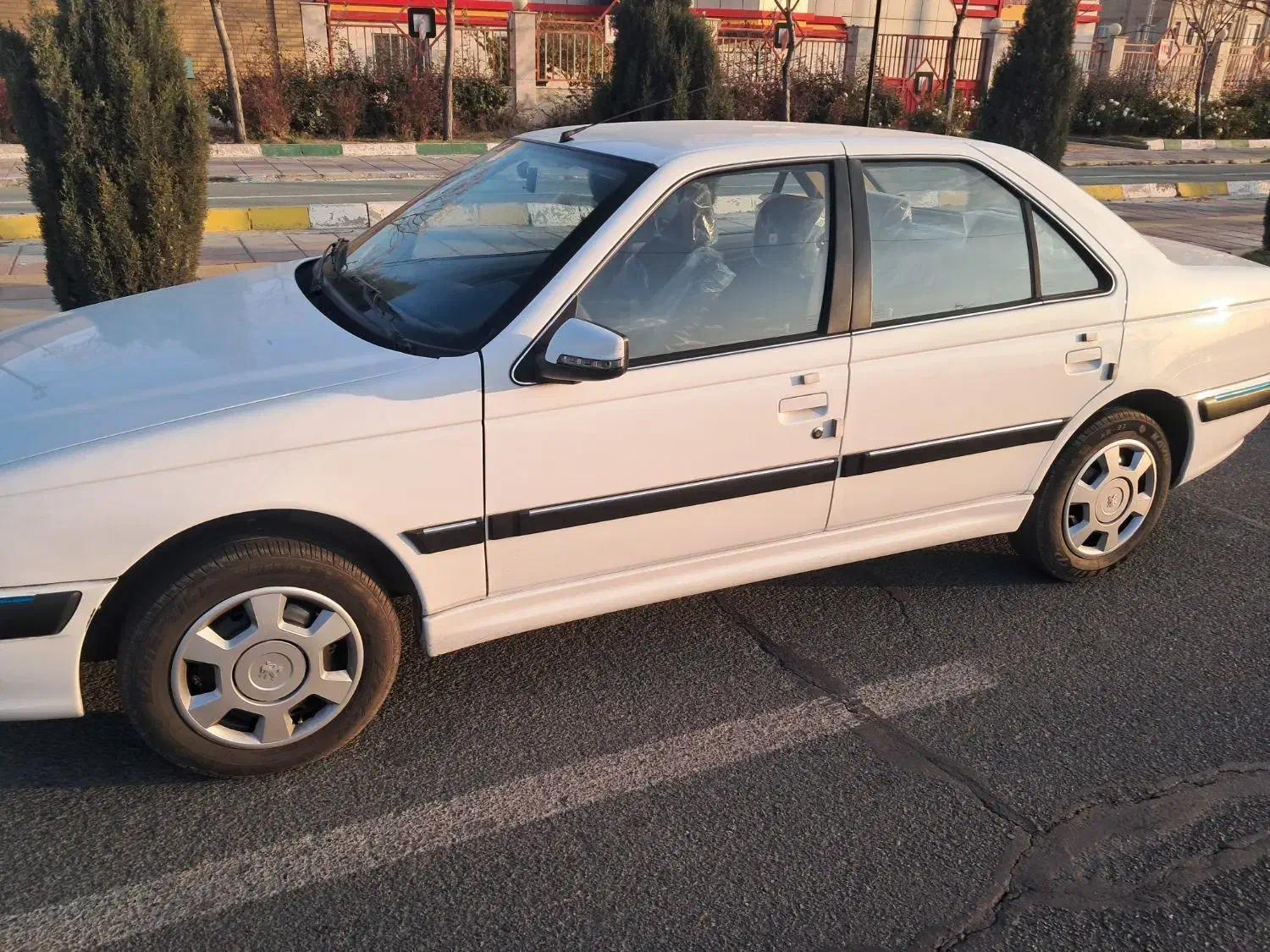 پژو پارس XU7P - 1402