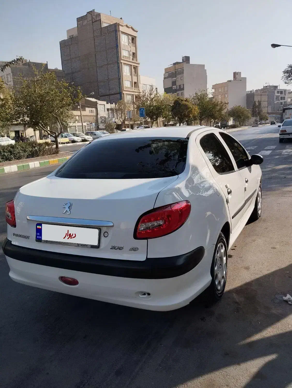 پژو ۲۰۶ صندوق دار v8 - 1393