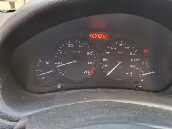 پژو ۲۰۶ صندوق دار v8 - 1385