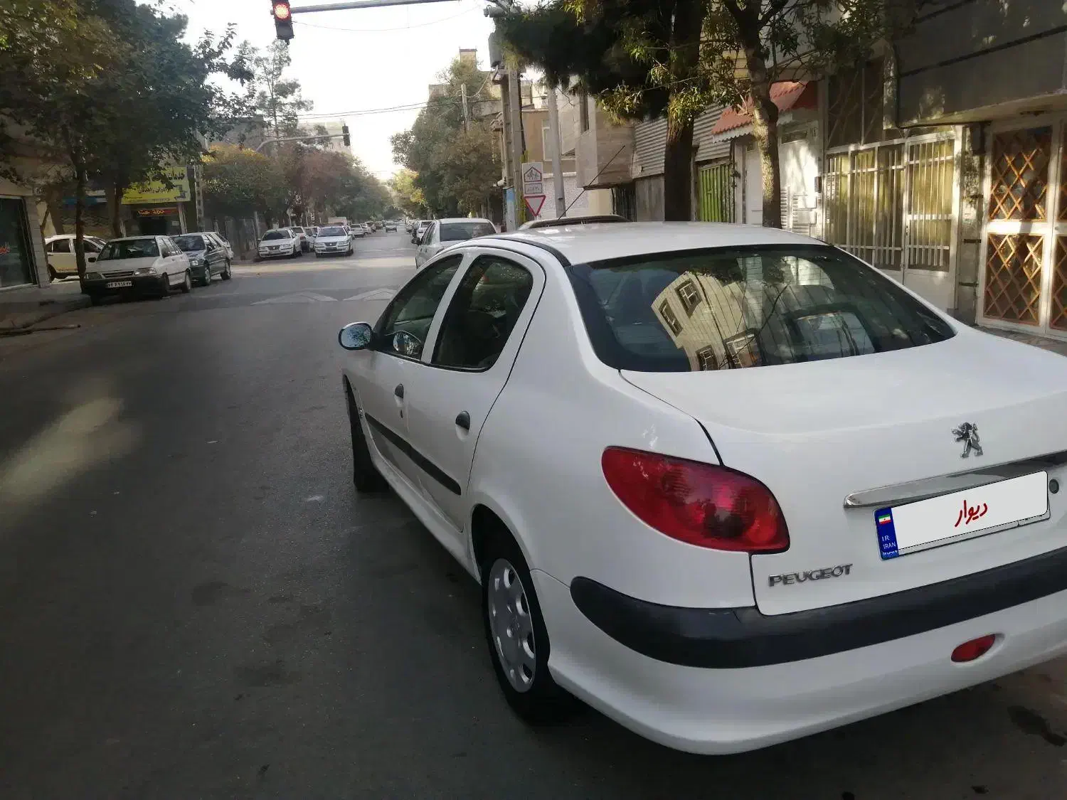 پژو ۲۰۶ صندوق دار v8 - 1399