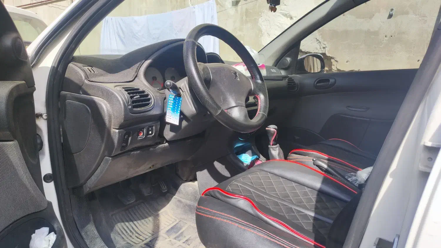 پژو ۲۰۶ صندوق دار v8 - 1393