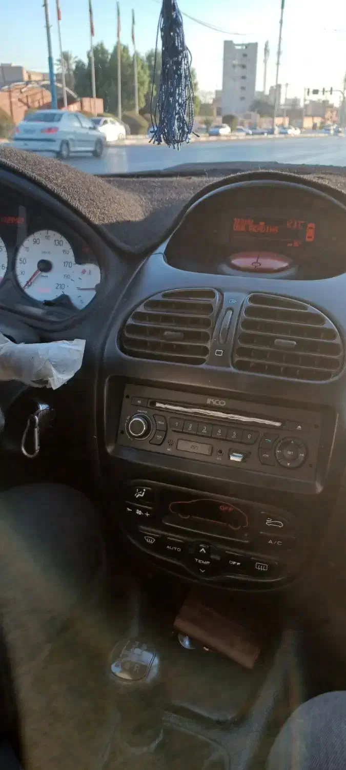 پژو ۲۰۶ صندوق دار v8 - 1395