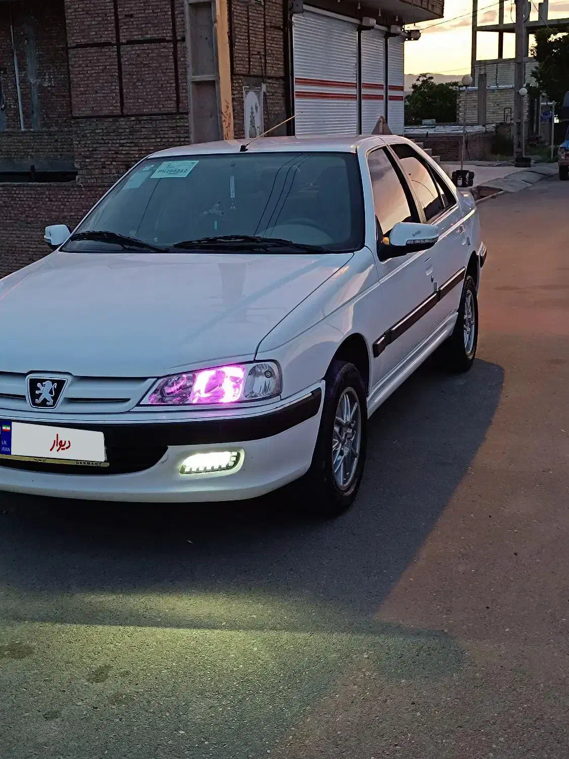 پژو پارس XU7P - 1402