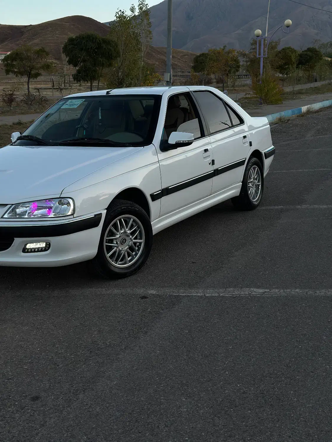 پژو پارس XU7P - 1402