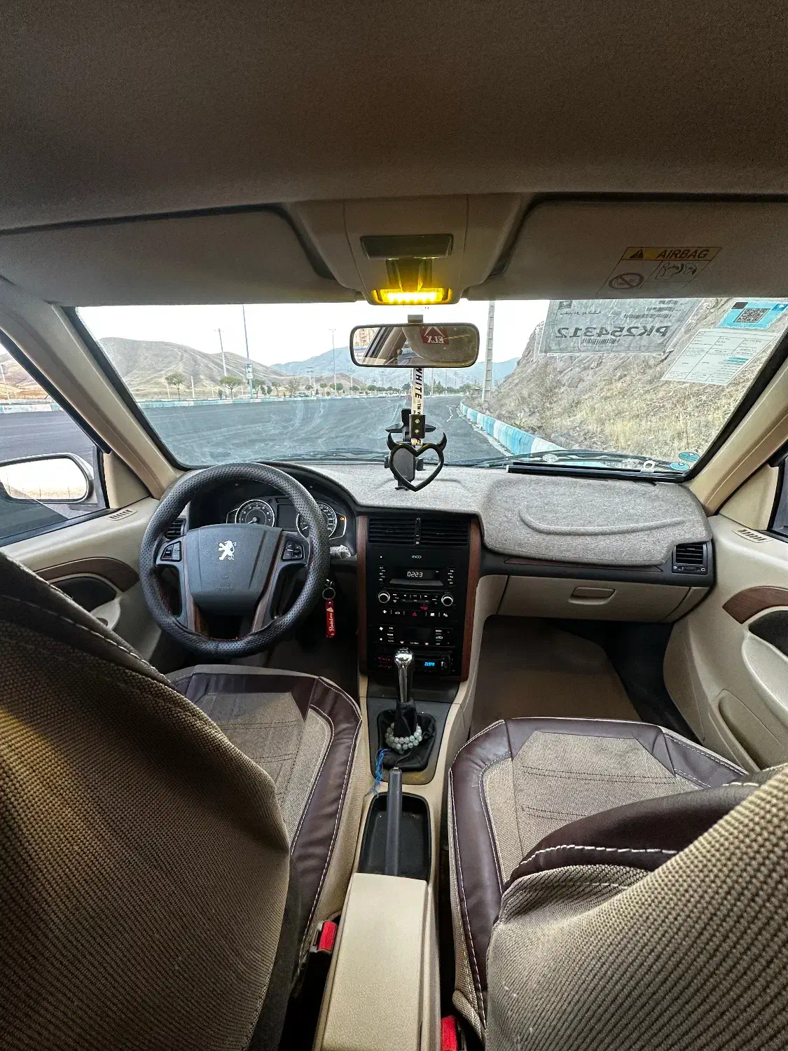 پژو پارس XU7P - 1402