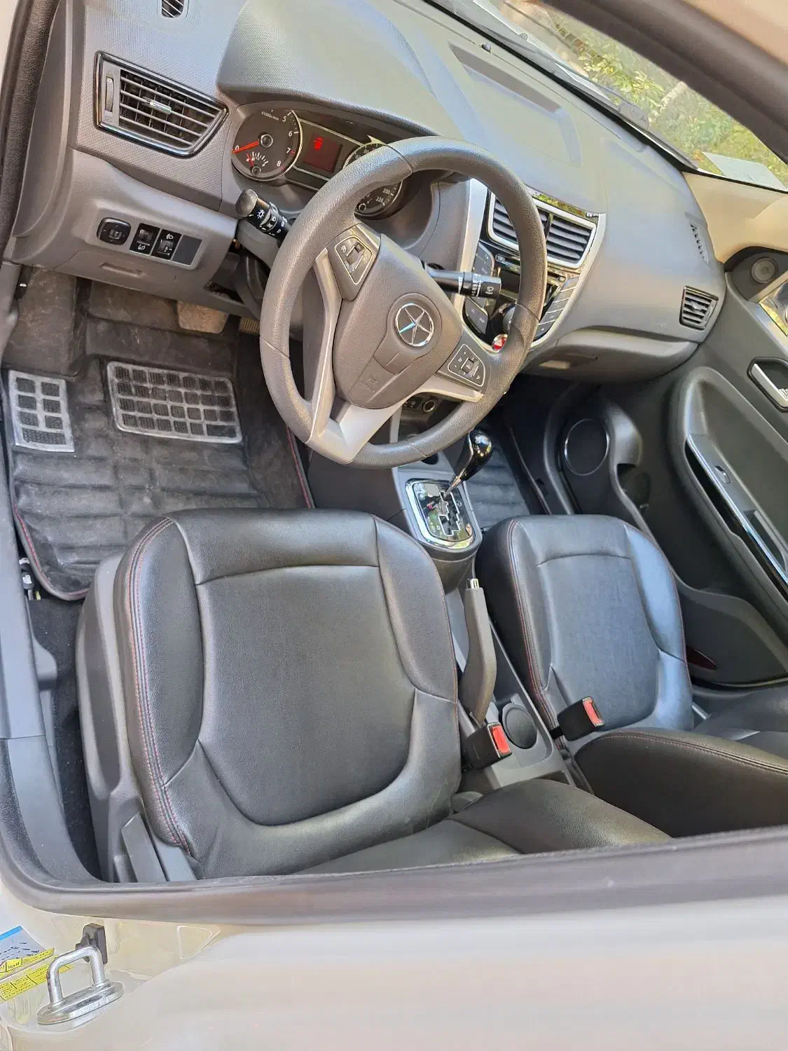 جک J4 اتوماتیک ساده - 1398