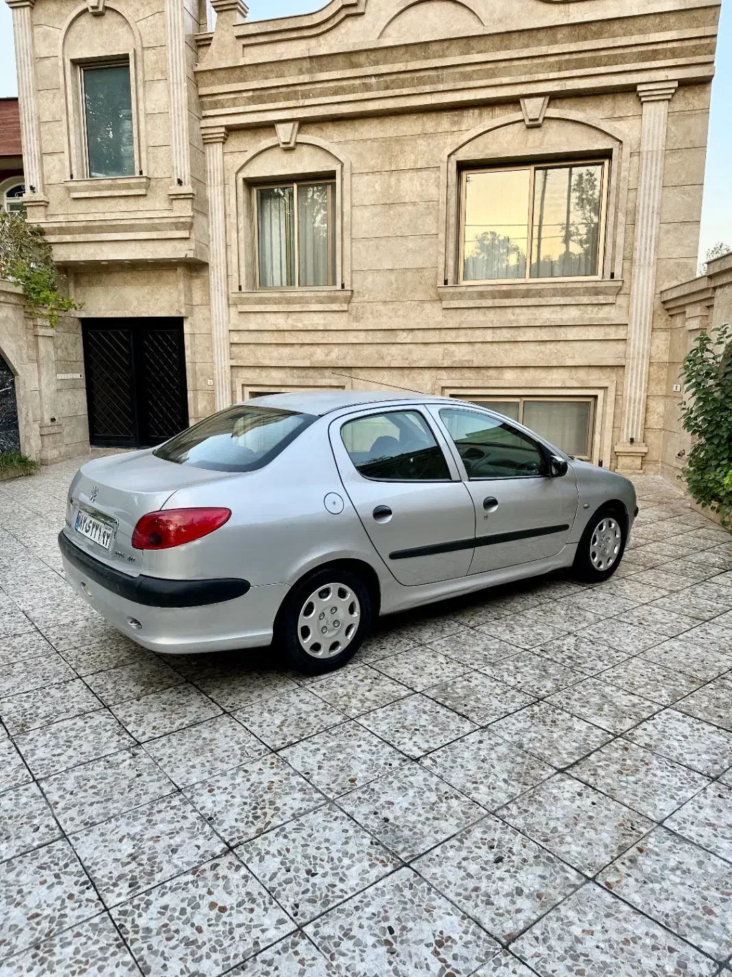 پژو ۲۰۶ صندوق دار v8 - 1389