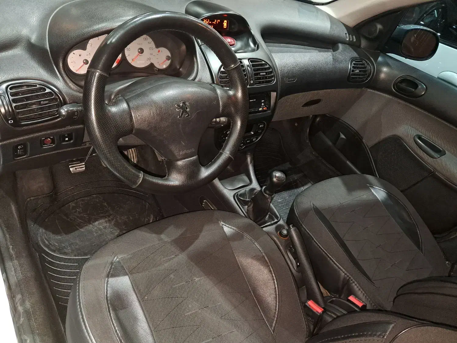 پژو 206 تیپ 5 - 1393